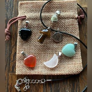 Crystals for Leo! Carnelian Rose Quartz Black Onyx Peridot Tigers Eye